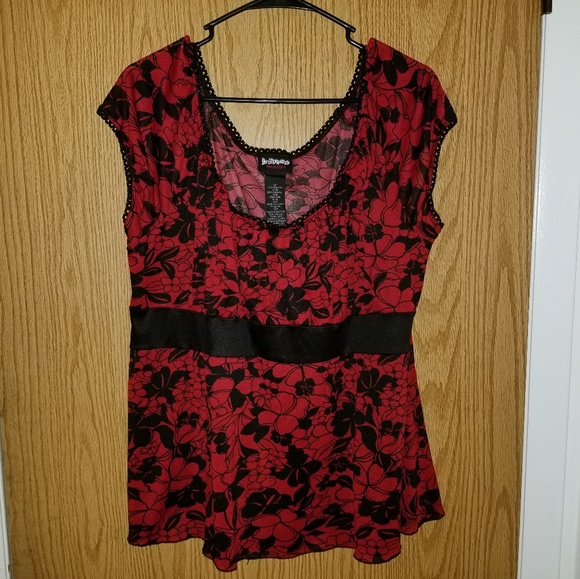 hottempered Tops - Red and black light weight top